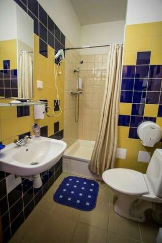 Гостиница Премьера Санкт-Петербург Двухместный номер с 2 двуспальными кроватями-7